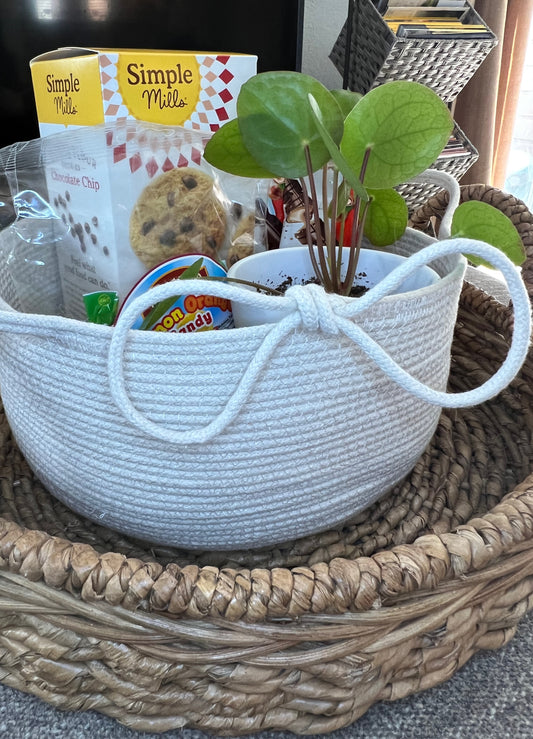 Round Basket with Bow