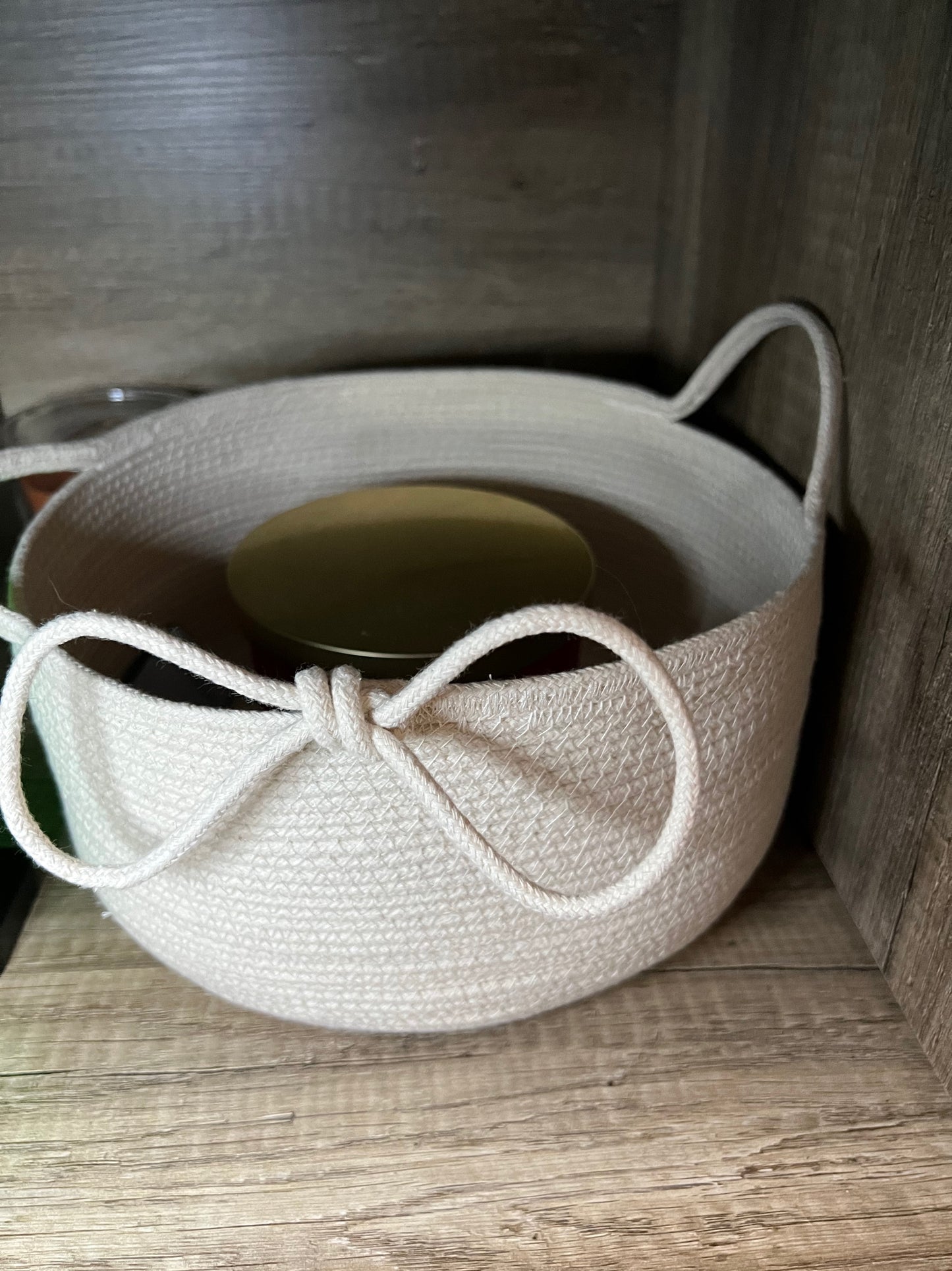 Round Basket with Bow